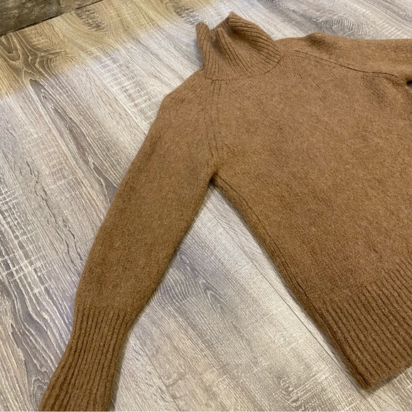 Aritzia Babaton Day Off Turtleneck in Constant Camel - Picture 3 of 8